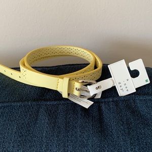 Buttercup yellow belt (medium)